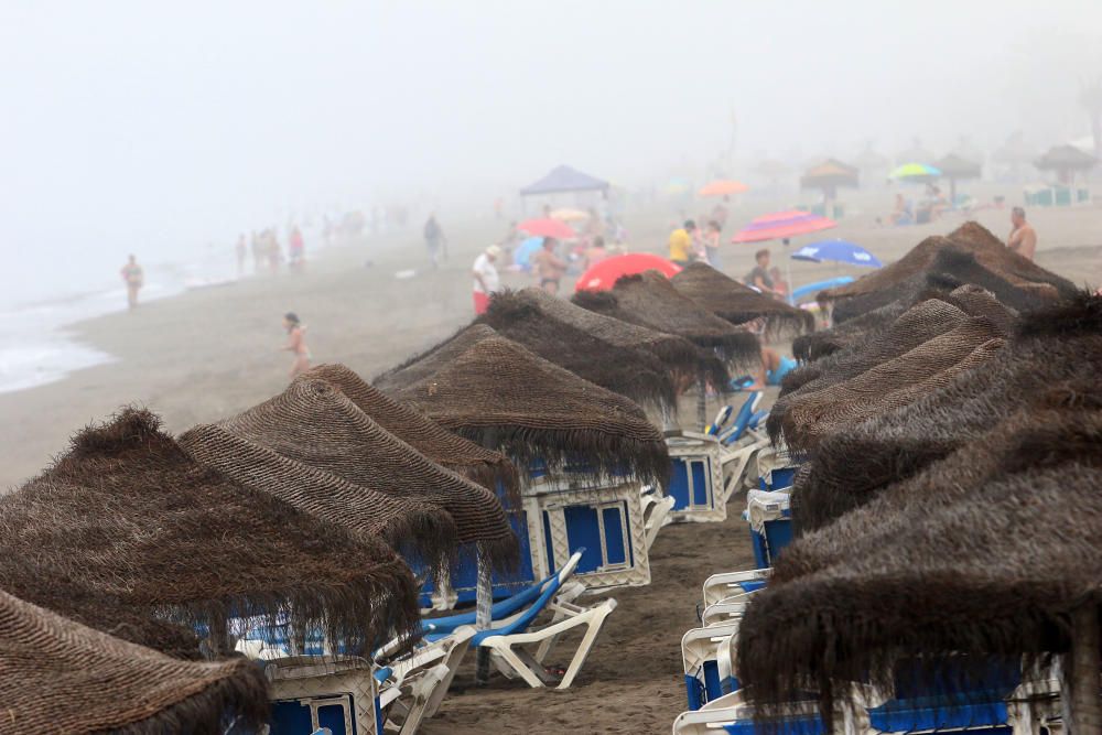 La niebla cubre Málaga.