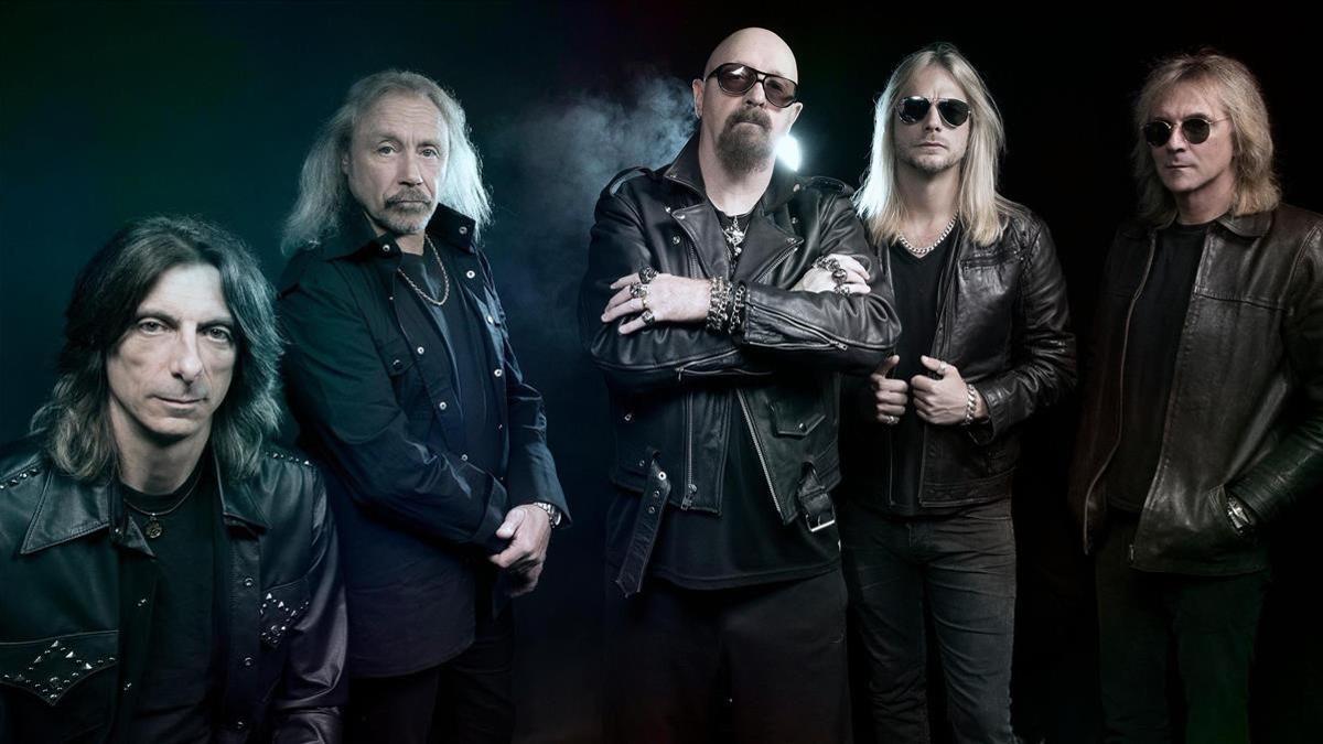 Judas Priest, con Rob Halford en el centro