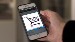 Dos de cada cinc ‘e-commerce’ manipulen el consumidor perquè compri