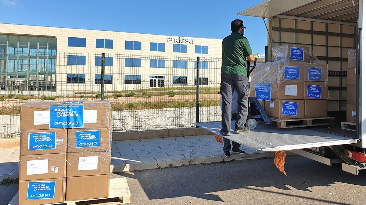 Endesa dona mascarillas al IB-Salut