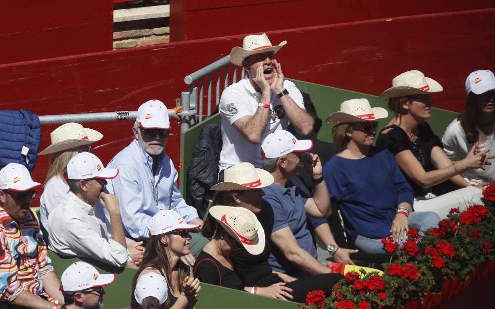 Caras conocidas en la plaza de toros de Valencia