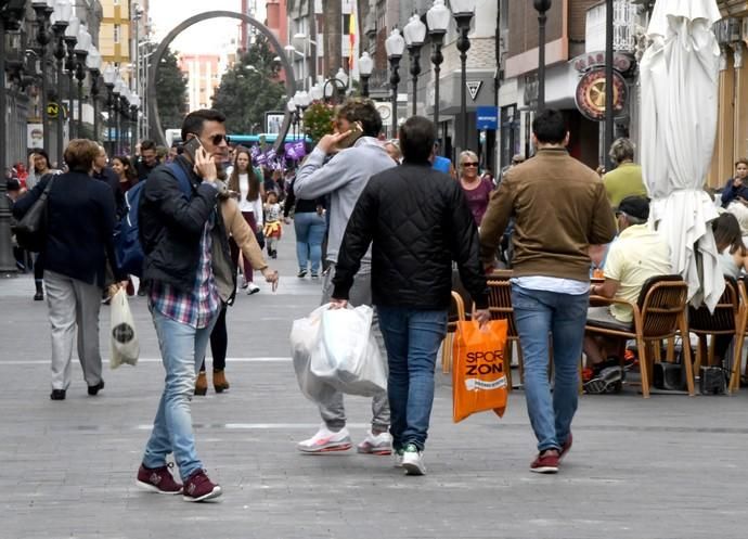 08/03/19 LAS PALMAS DE GRAN CANARIA. Huelga de Consumo en la calle Triana. Fotógrafa: YAIZA SOCORRO.