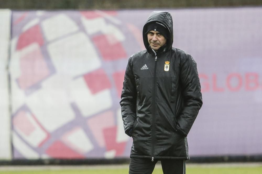 Entrenamiento a puerta cerrada del Real Oviedo en El Requexón con la novedad de la incorporación de Borja Domínguez