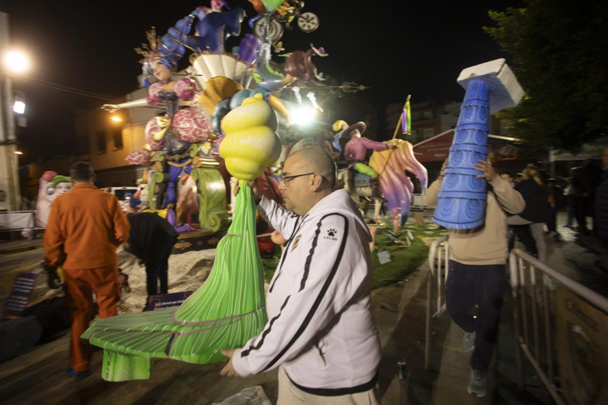 Plantà de las Fallas en Sagunt Plantà de las Fallas en Sagunt