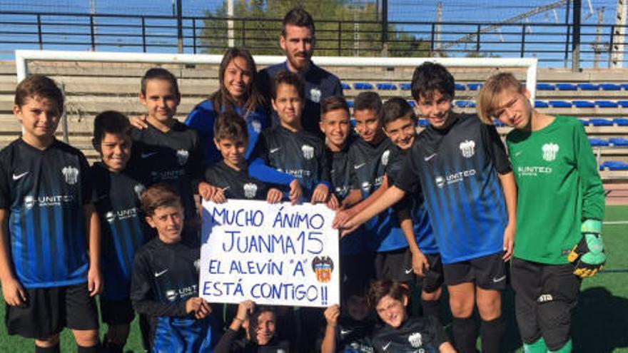 Jugadores del alevín mandaron ánimos a Juanma Gómez hace una semana.