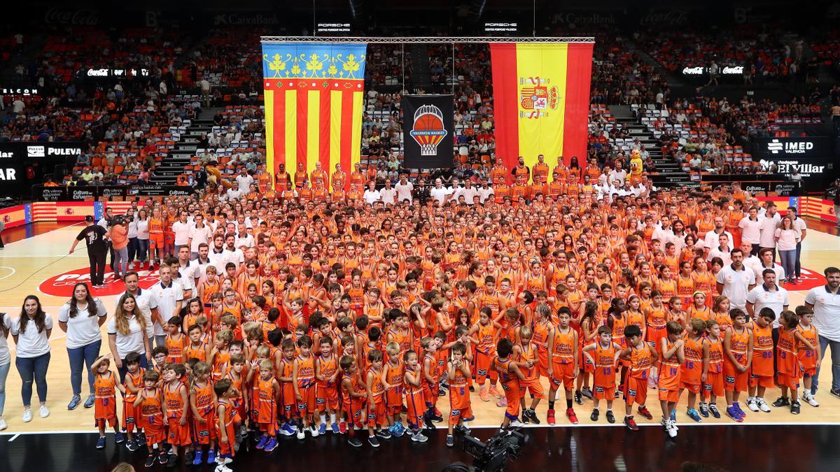 Última presentación conjunta del Valencia Basket en La Fonteta