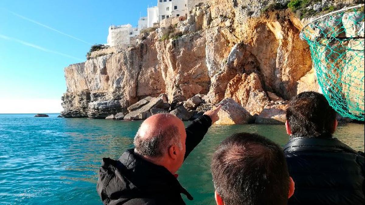 Los temporales han originado desprendimientos en la base del castillo de Peñíscola.
