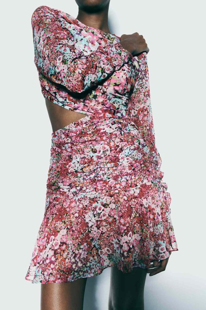 Vestido floral drapeado de Zara
