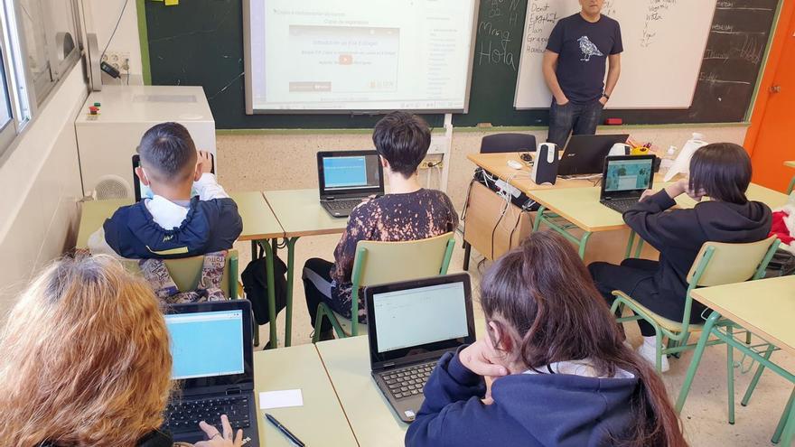 Alumnos de un instituto gallego, durante una clase con libro digital.
