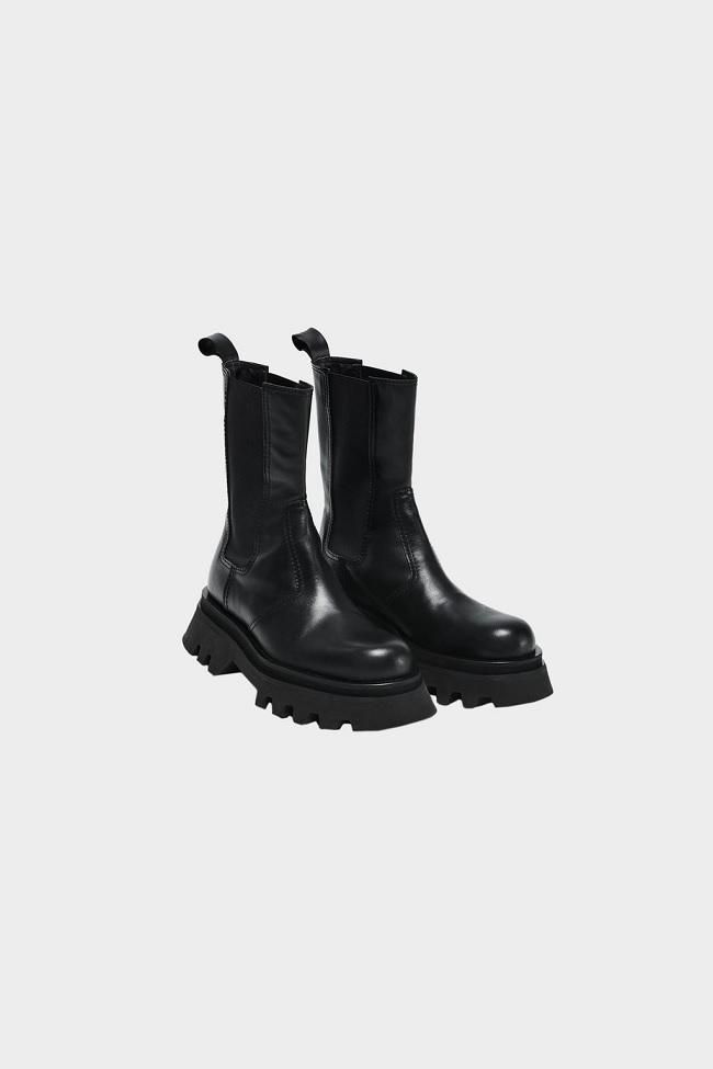 Botas de piel y suela track de Zara