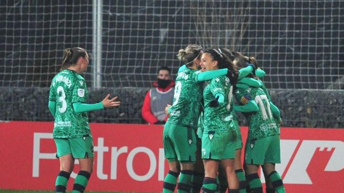 El equipo celebra en Lezama.