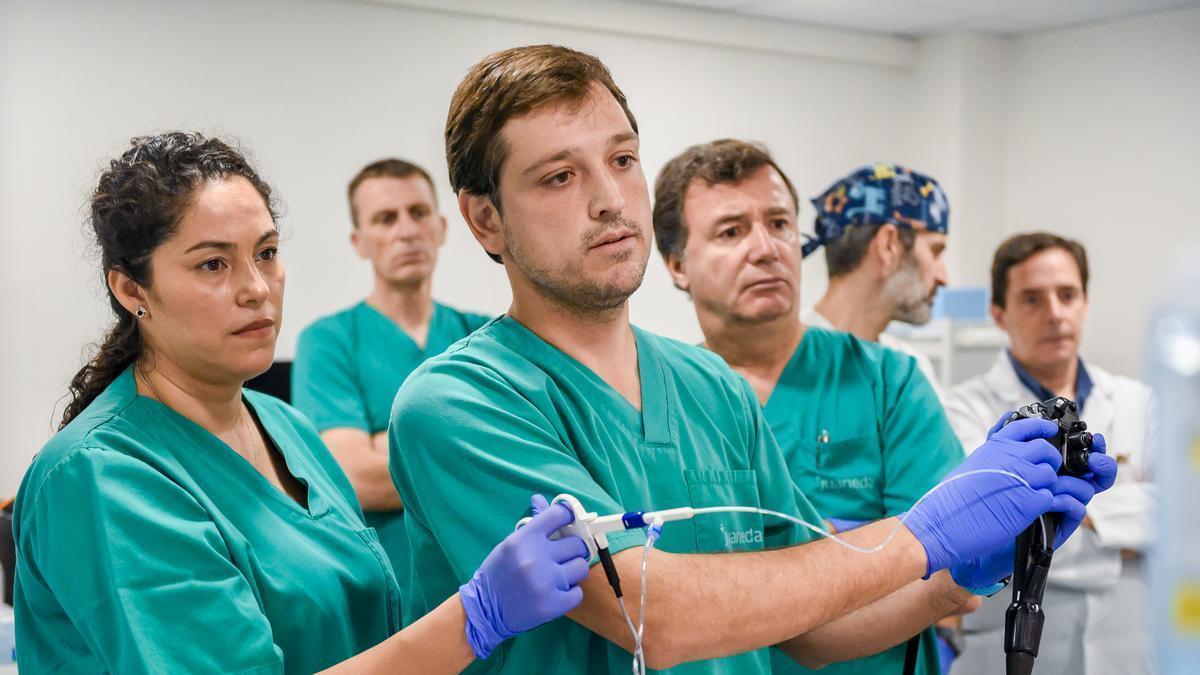 Die Klinik Juaneda setzt sich für die fortschrittliche Endoskopie im Kampf gegen Darmkrebs auf den Balearen ein.