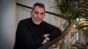 Víctor del Árbol, escriptor: "La demagògia crea els problemes per després oferir-se com a la salvació"