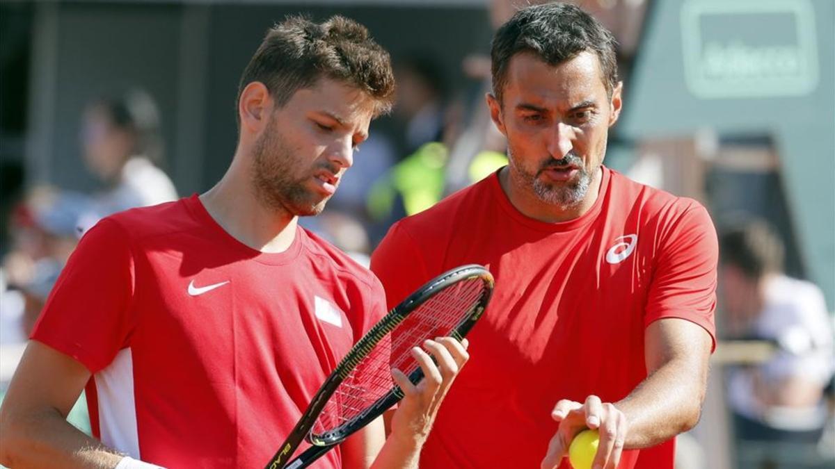 Nenad Zimonjic, a la derecha de la imagen, nuevo capitán serbio