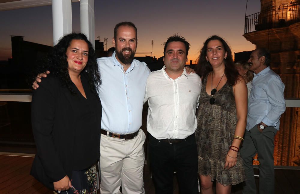 El evento, organizado por La Opinión de Málaga, reunió en la terraza del Hotel Málaga Premium a Cristina Martínez (Garbancita), Carlos Navarro Björk, Carlos Mansilla Gil de Bernabé y Mario Rosado