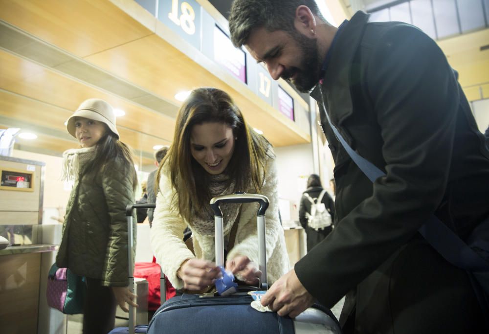 La galería más completa de un viaje histórico en la fiesta, con las falleras mayores en la ciudad más especial del mundo