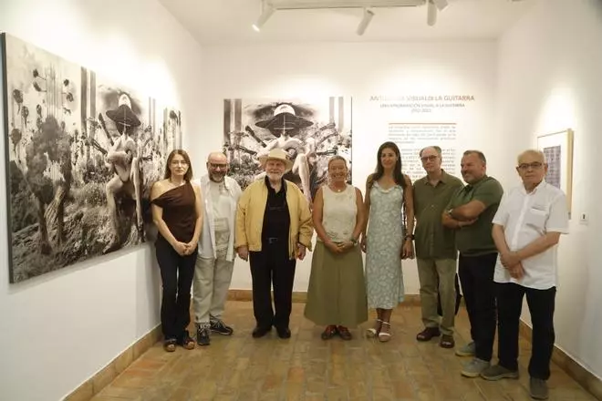 'Una aproximación visual a la guitarra': la exposición que descubre el universo artístico del instrumento y abre el festival cordobés