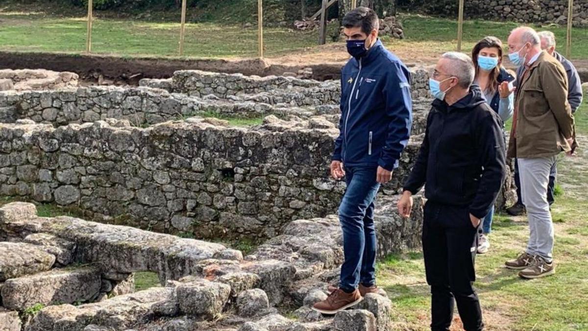 Visita de Gabriel Alén al yacimiento.   | // XUNTA