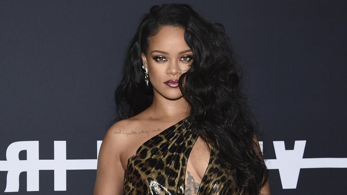 Rihanna recibe un aluvión de críticas por utilizar el hadiz islámico en su 'show' de lencería