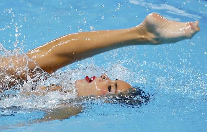 La nadadora española Ona Carbonell durante su ejercicio en la final de rutina libre individual de los Mundiales de natación que se celebran en Kazan (Rusia), en la que ha conseguido la medalla de bronce.