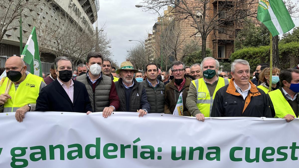 Representantes del sector agrario cordobés, durante la manifestación.