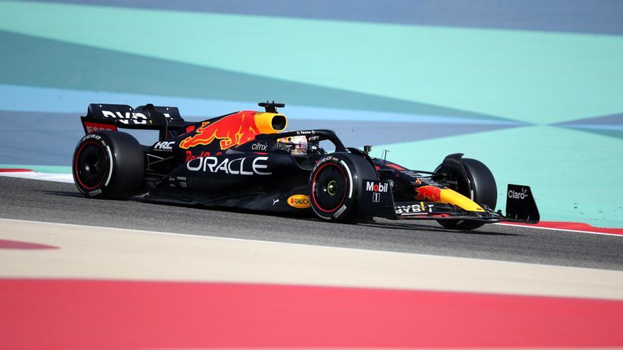 Sainz y Alonso brillan en las primeras pruebas del Mundial y Verstappen arranca mandando