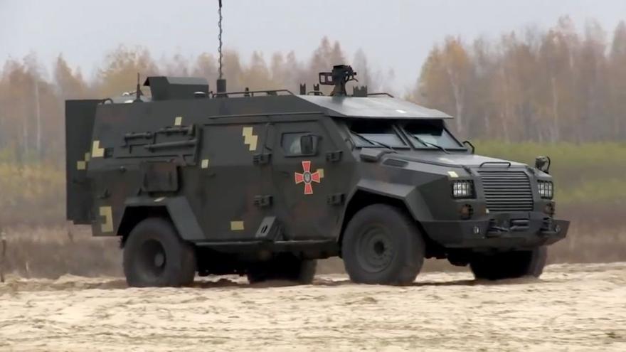 El mortero español Alakran, disparando en un campo de tiro ucraniano. Fragmento de un vídeo difundido por el Consejo Nacional de Defensa de Ucrania en noviembre de 2018.