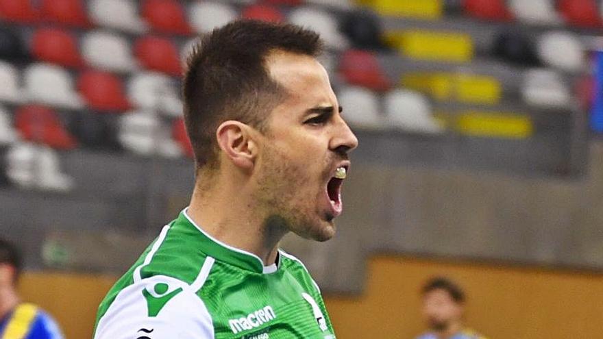 Jordi Adroher celebra un gol. |  // CARLOS PARDELLAS