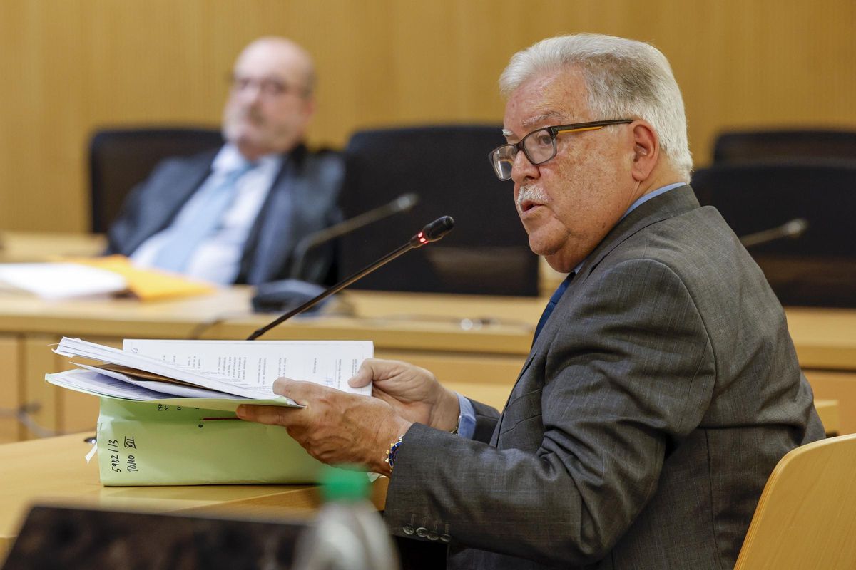 José Miguel Bravo de Laguna declara como testigo en el juicio por el presunto fraude a Emalsa.