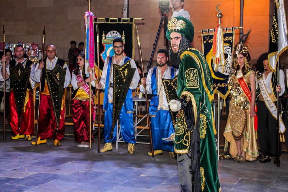 Cientos de personas participan en la programación de actos de los Moros y Cristianos