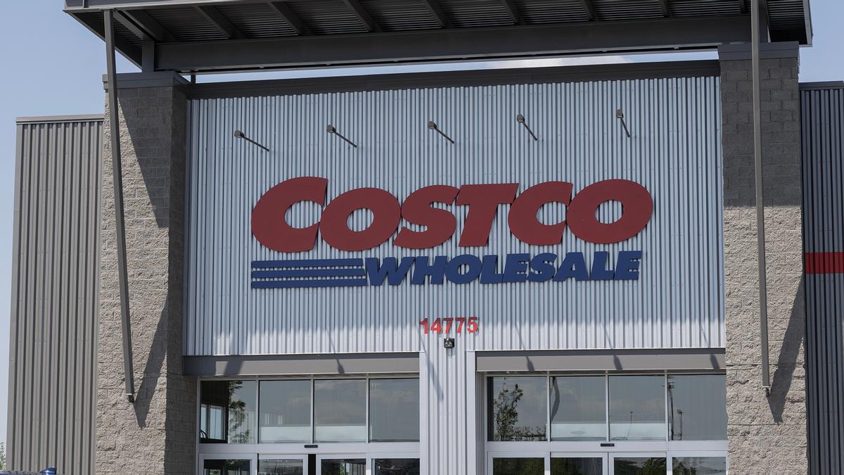 Mañana se esperan colas kilométricas en Costco para conseguir el juego de ocho manteles más barato del mercado: repele el agua y las manchas