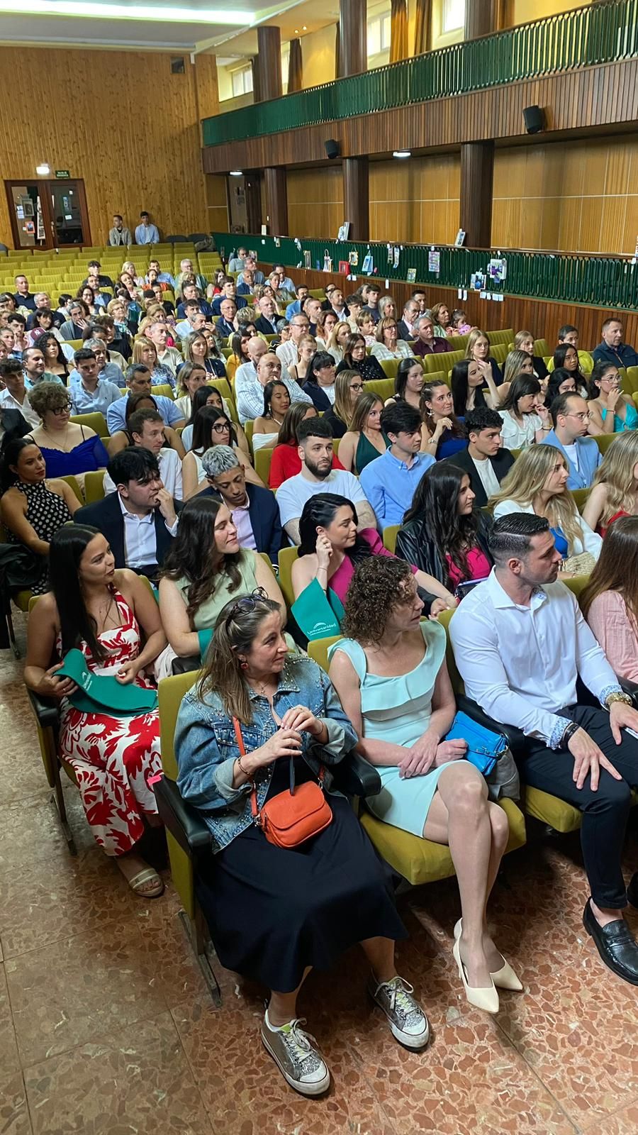 Fiestas y graduaciones para celebrar el fin de curso en los centros educativos de Gijón (en imágenes)