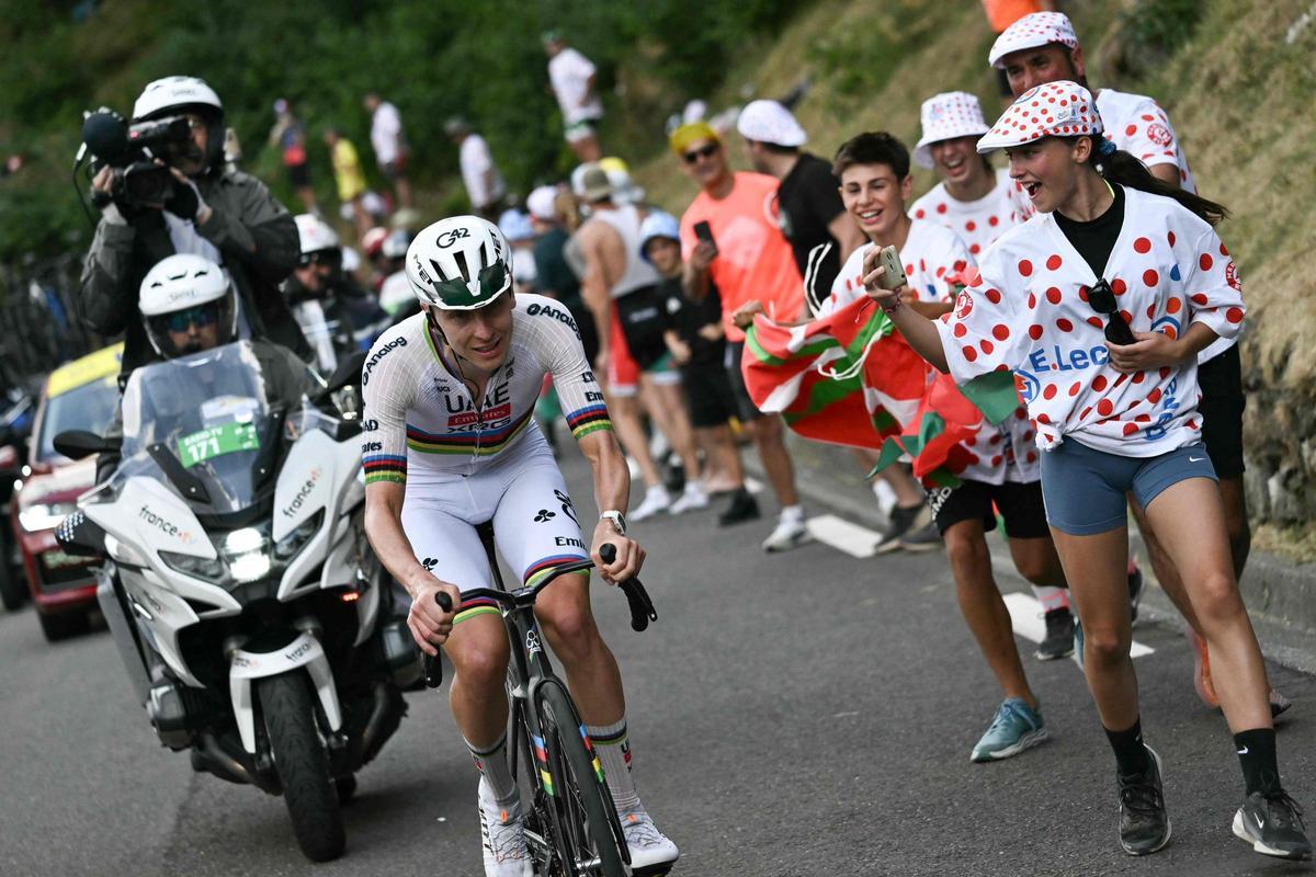 Pogacar despedaza el Tour en el Tourmalet