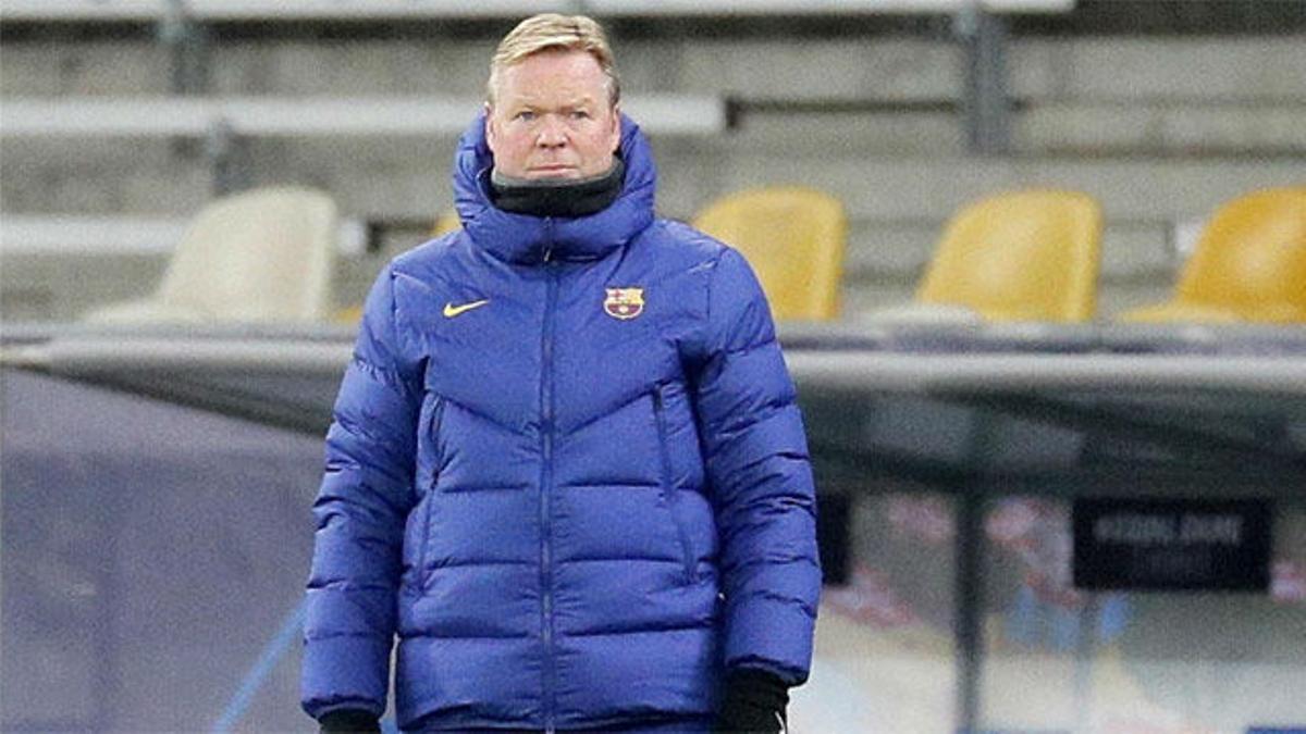 Koeman aborda el problema de los centrales en el Barça