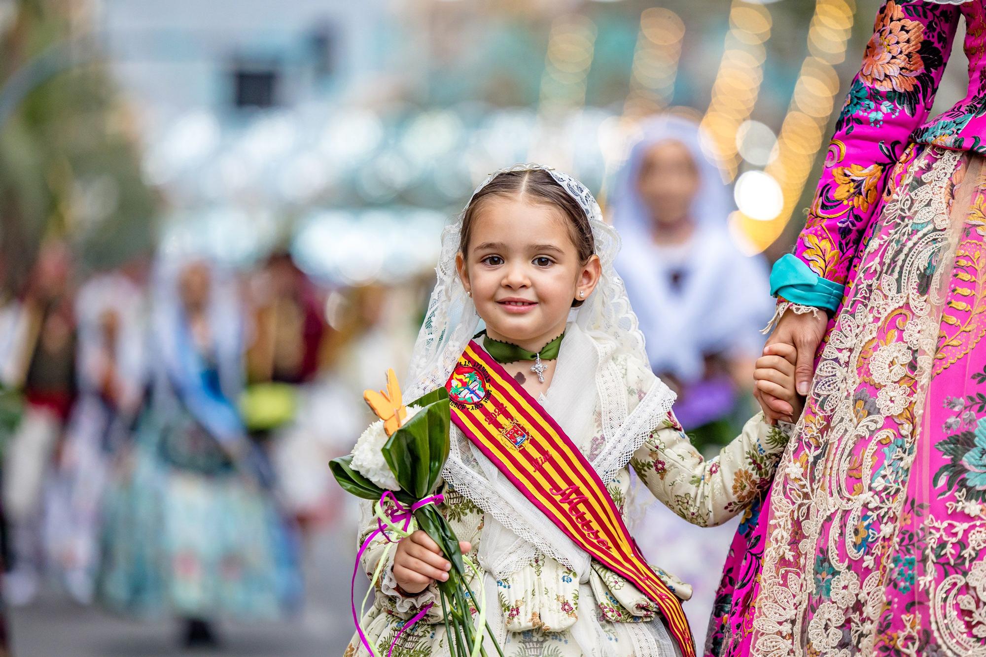 La Ofrenda de flores de las Hogueras 2022 en imágenes