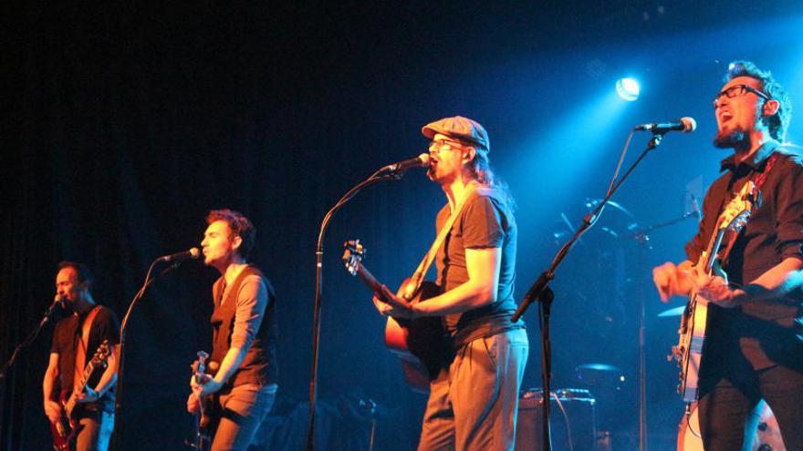 El grup manresà Gossos a un concert a la sala Stroika