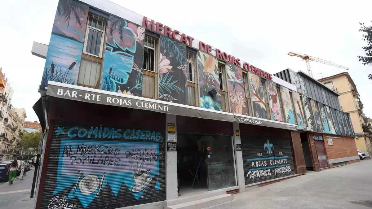 Capítulo 2 de 'A pie de barrio': el resurgir del mercado de Rojas Clemente impulsado por el relevo generacional y sus nuevos puestos