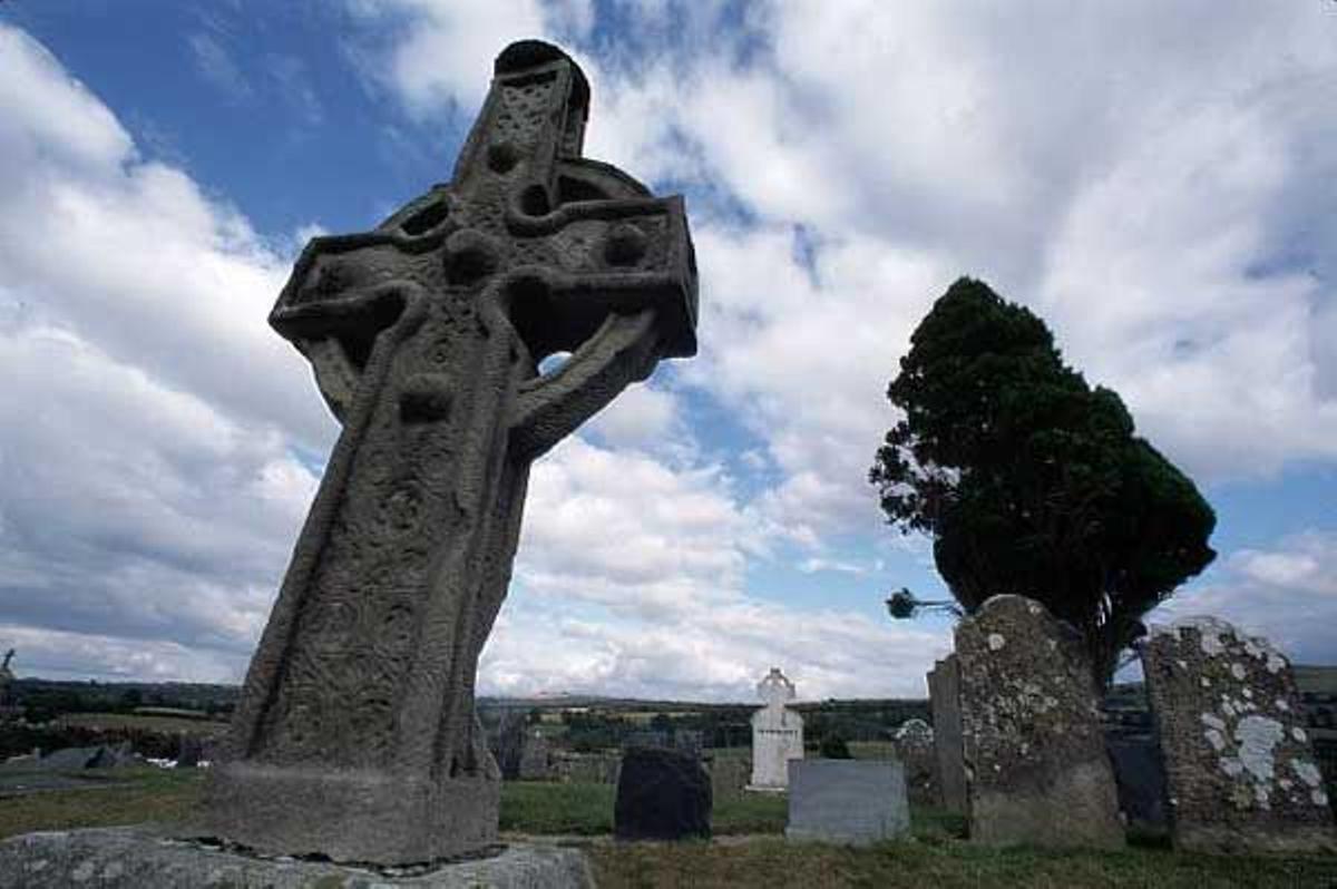 Cruces celtas en un cementerio del condado de Kilkenny.