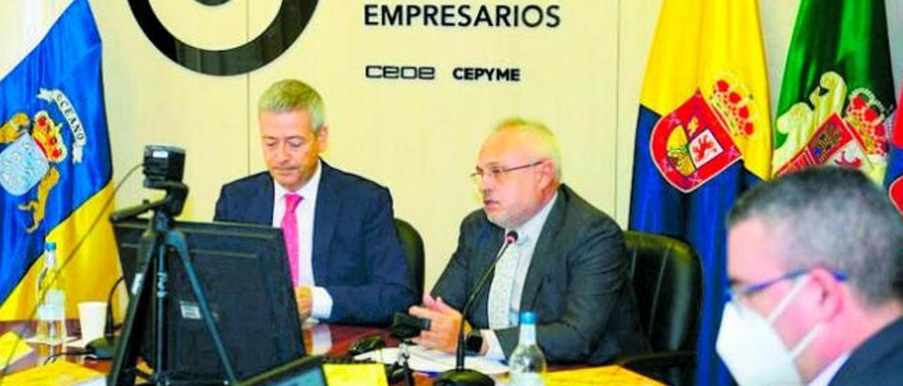 Los empresarios prevén como mínimo una caída del 18% del PIB