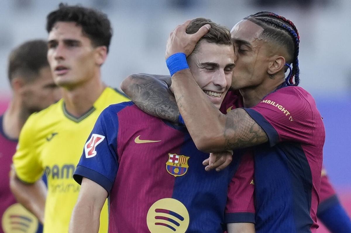 Fermín fue agasajado por Raphinha tras su golazo ante el Villarreal