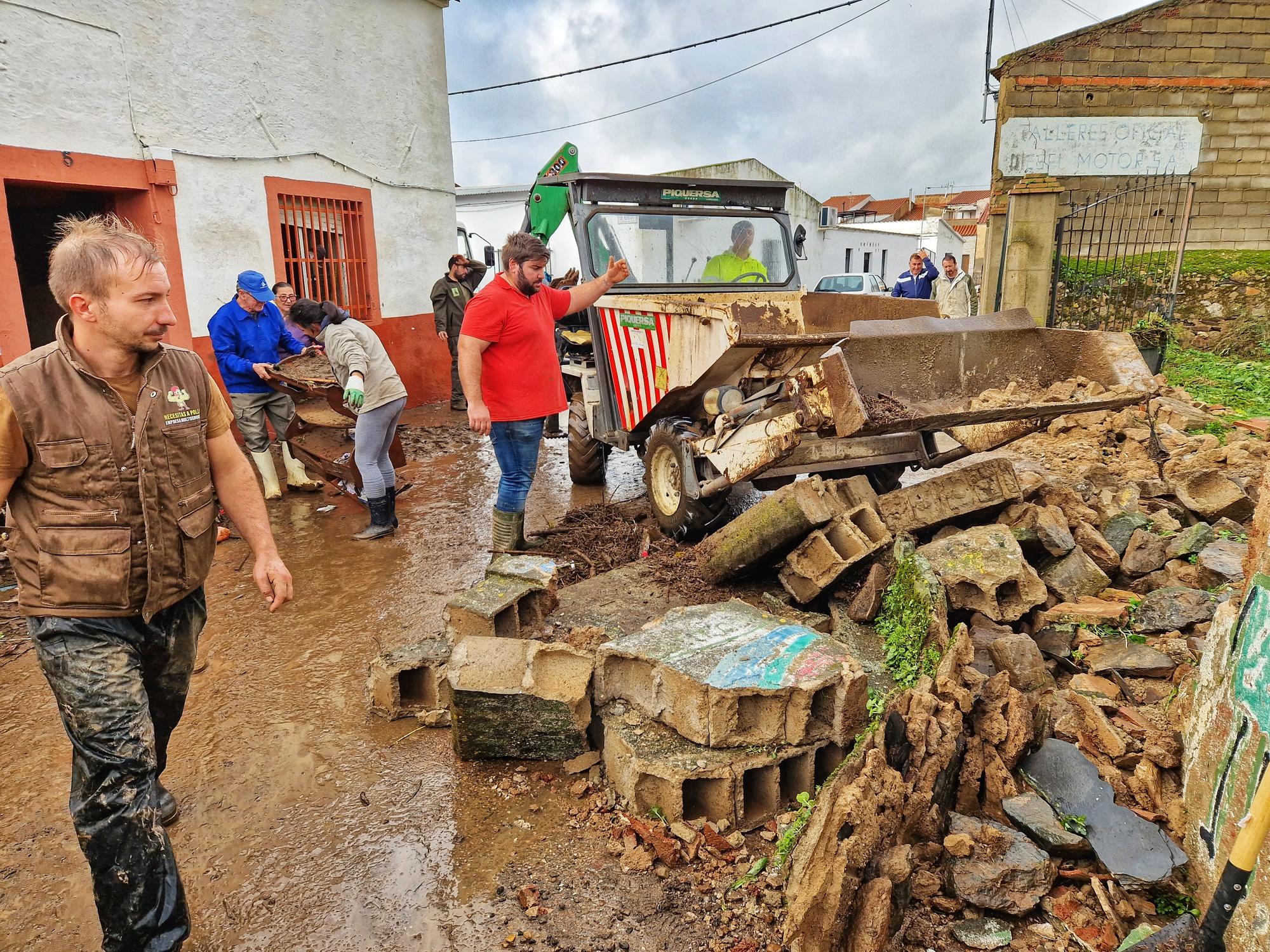 FOTOS | La Roca de la Sierra, el día después