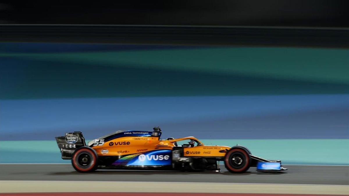 Sainz durante las sesiones en Bahrein