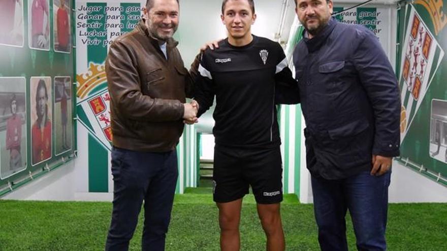 El Córdoba B firma a Christian Carracedo