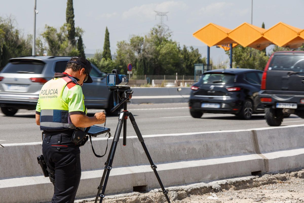 Control de tránsito en Montcada i Reixac con radar láser este jueves.