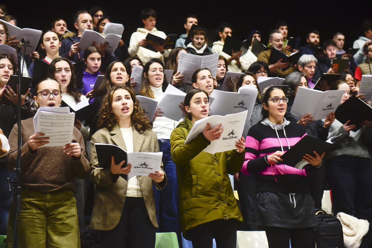 Ensayo del Concierto por la Paz del proyecto educativo Chorus en el Coliseum