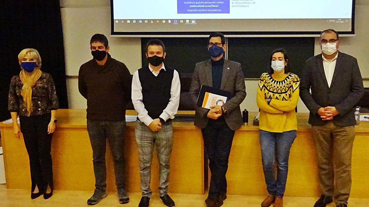 Alguns dels participants en  la jornada sobre els 17 ODS a la Facultat de Geografia i Història. | L-EMV