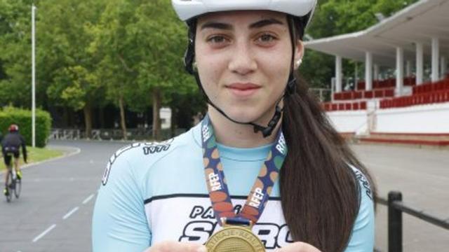 Alba Antolín, con su oro nacional. |