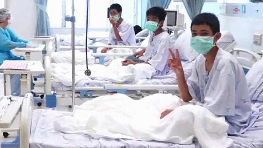 Algunos de los niños fueron dormidos con sedantes para su rescate en Tailandia