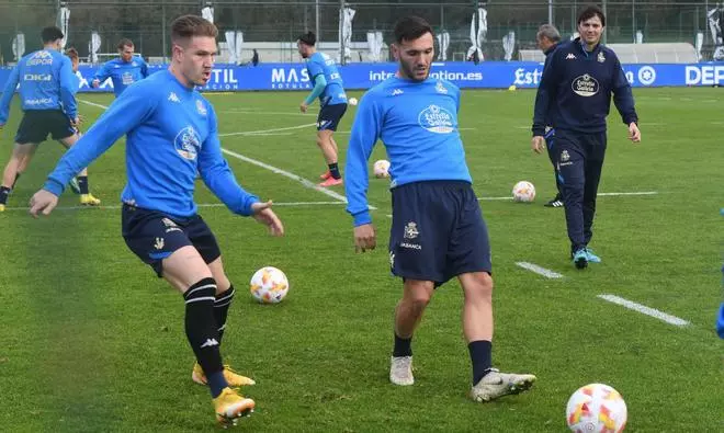 Raúl y Lucas, doble Victoria para el Dépor