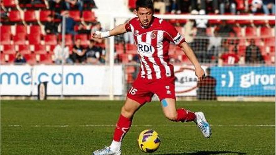 Javier Acuña ha jugat quatre partits de titular i dotze entrant des de la banqueta aquesta temporada.